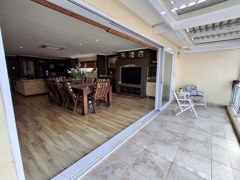 3 Bedroom Property for Sale in Hannasbaai Western Cape